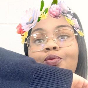 Meet your Posher, Yana